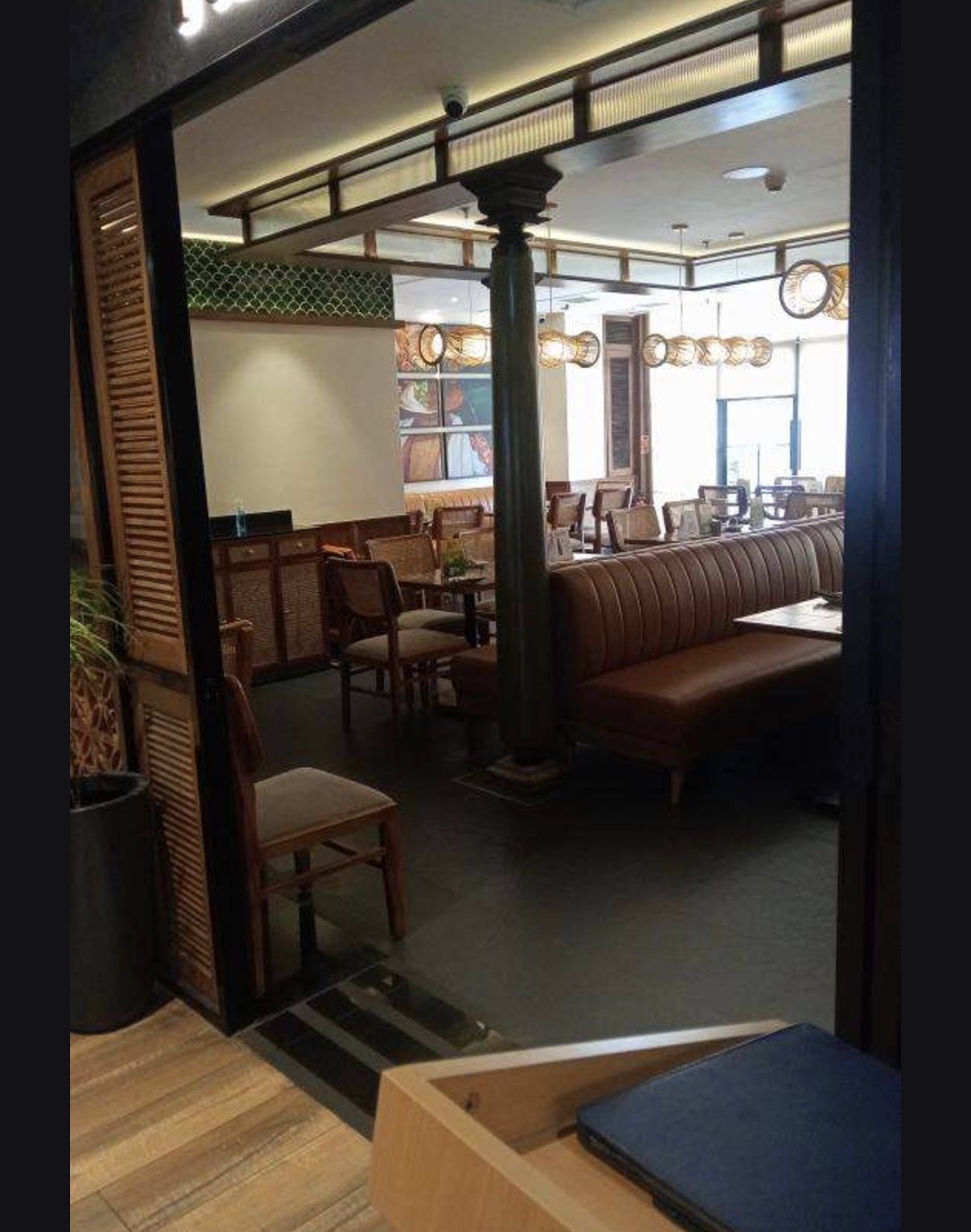 MahaBelly Saket interior